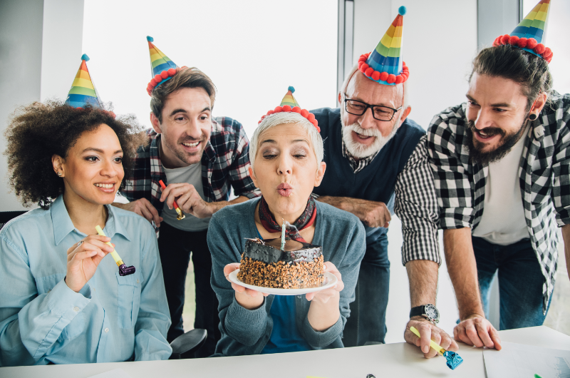 Birthday wishes to senior colleague